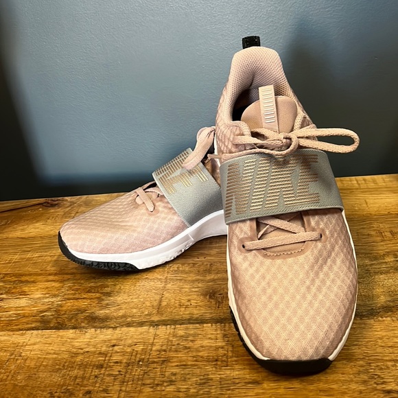 Nike Tennis Shoes Running 9.5 Pink Mauve - Picture 1 of 10